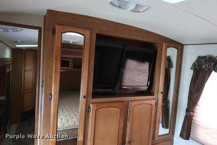 image for item DD5419 2013 Crossroads Reverse Sunset Trail camper