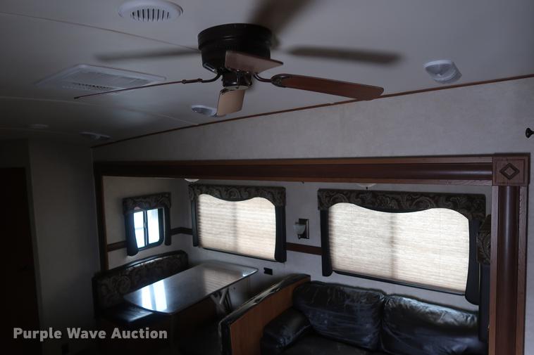 image for item DD5419 2013 Crossroads Reverse Sunset Trail camper