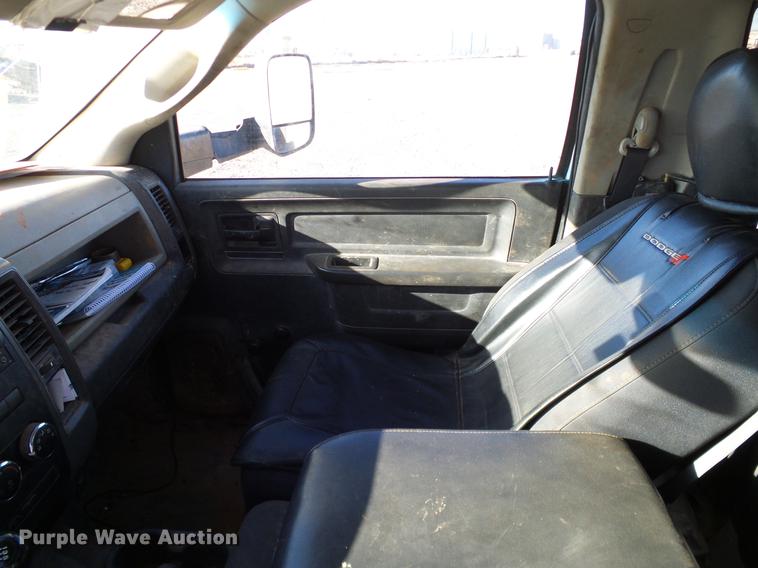 image for item DD5917 2011 Dodge Ram 3500 flatbed pickup truck