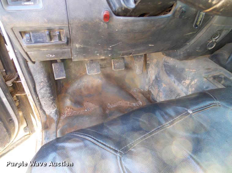 image for item DD5917 2011 Dodge Ram 3500 flatbed pickup truck