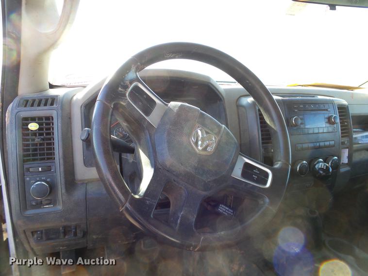 image for item DD5917 2011 Dodge Ram 3500 flatbed pickup truck