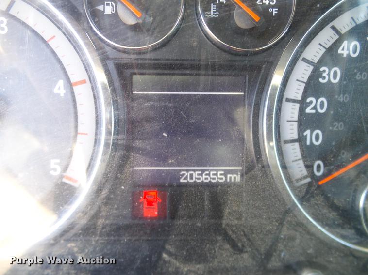 image for item DD5917 2011 Dodge Ram 3500 flatbed pickup truck