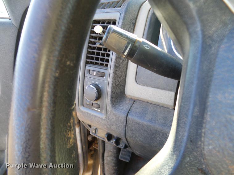 image for item DD5917 2011 Dodge Ram 3500 flatbed pickup truck