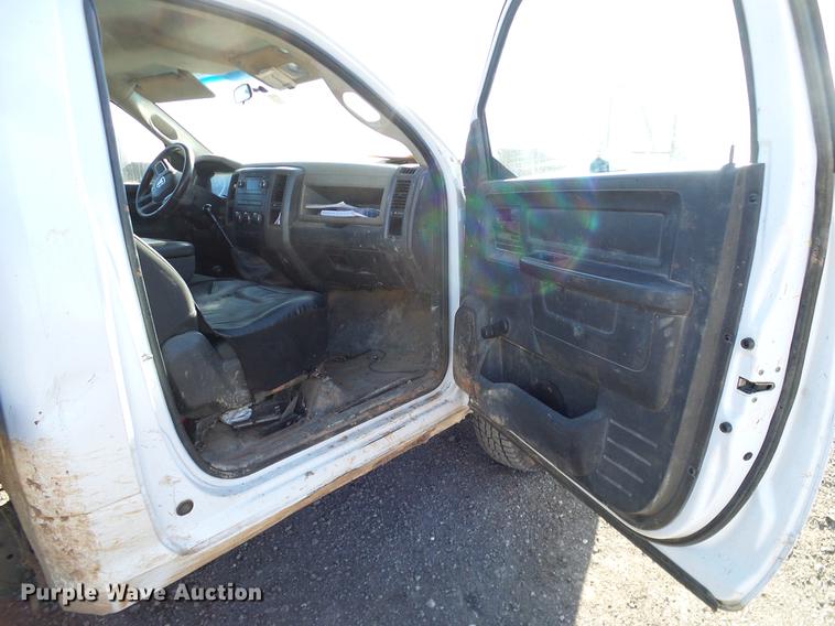 image for item DD5917 2011 Dodge Ram 3500 flatbed pickup truck