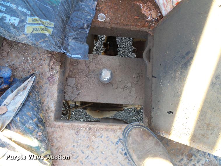 image for item DD5917 2011 Dodge Ram 3500 flatbed pickup truck