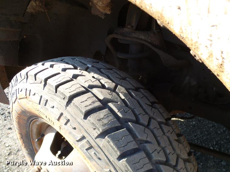 image for item DD5917 2011 Dodge Ram 3500 flatbed pickup truck