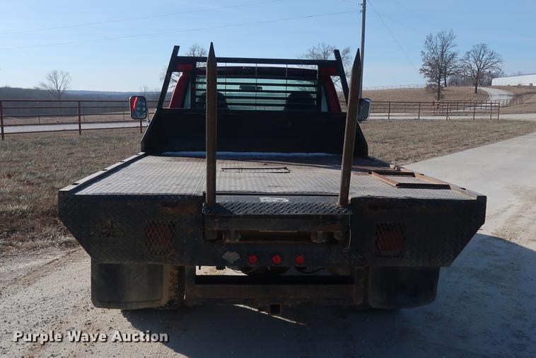 image for item DD9557 1997 Ford F350 flatbed pickup truck