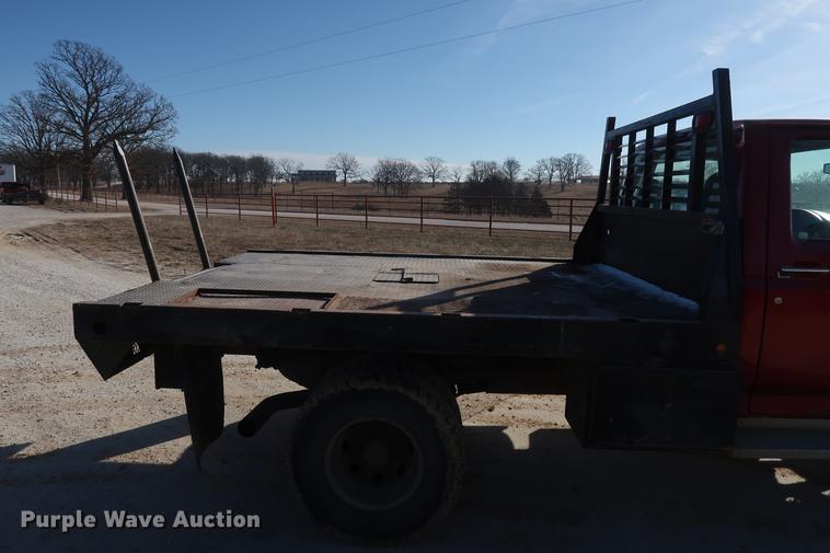 image for item DD9557 1997 Ford F350 flatbed pickup truck