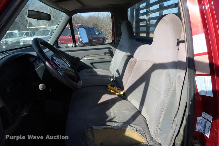 image for item DD9557 1997 Ford F350 flatbed pickup truck