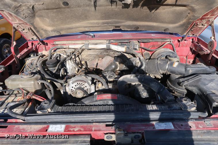 image for item DD9557 1997 Ford F350 flatbed pickup truck