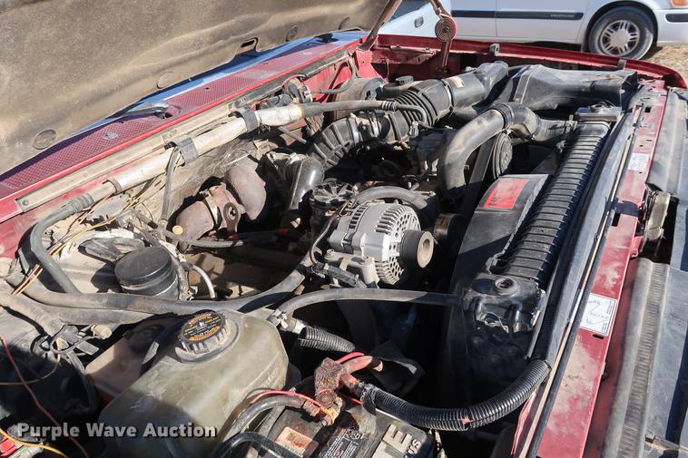 image for item DD9557 1997 Ford F350 flatbed pickup truck