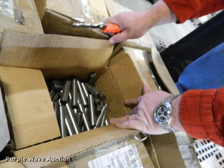 image for item DE9961 Hardware