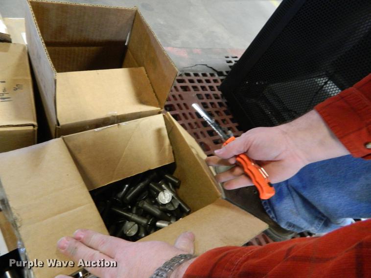 image for item DE9961 Hardware