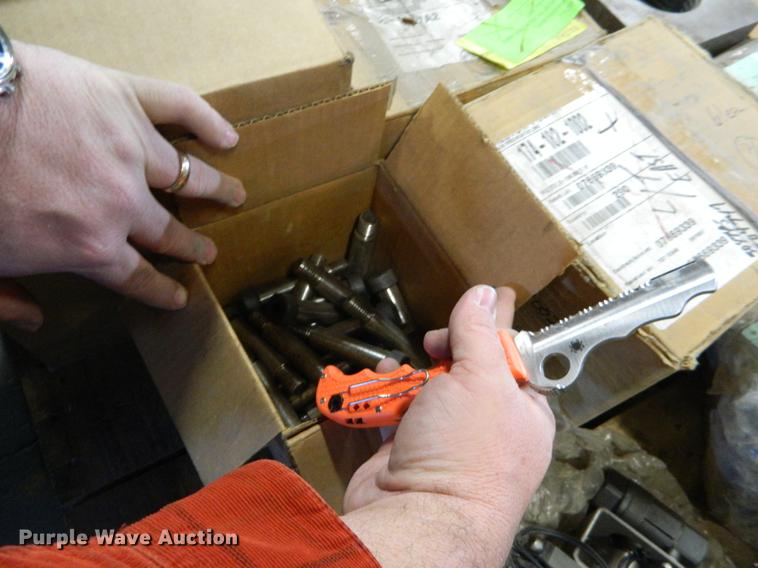 image for item DE9961 Hardware