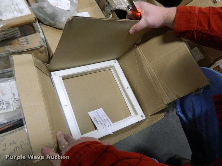 image for item DE9964 Hardware