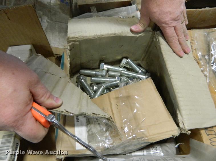 image for item DE9964 Hardware