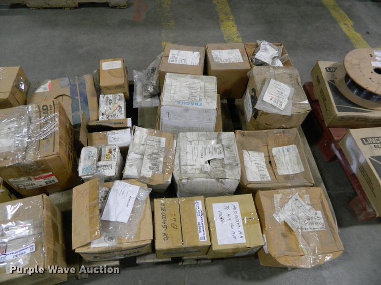 image for item DE9966 Hardware