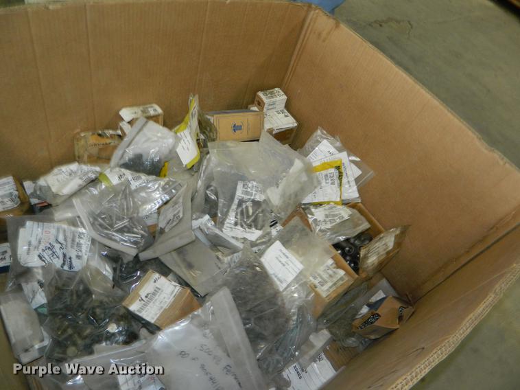 image for item DE9973 Hardware