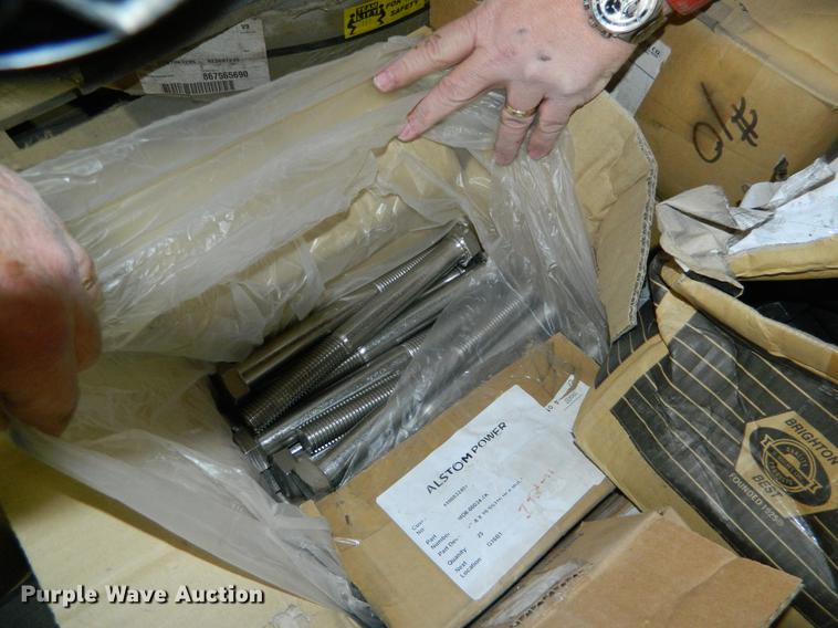 image for item DE9976 Hardware