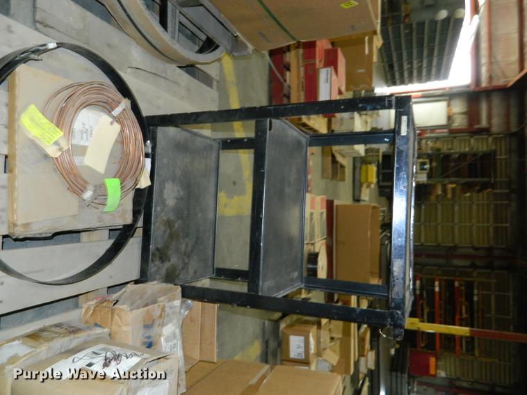 image for item DE9979 Hardware