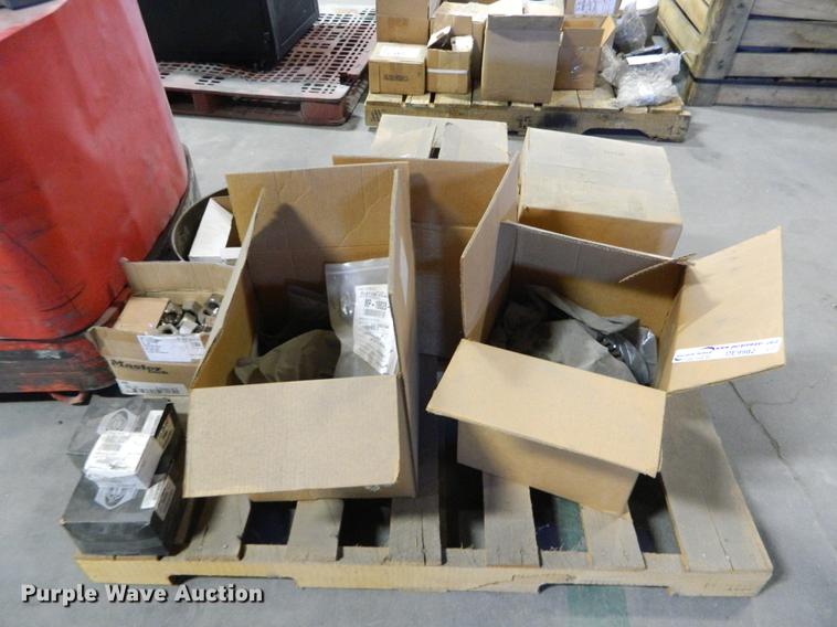 image for item DE9982 Hardware