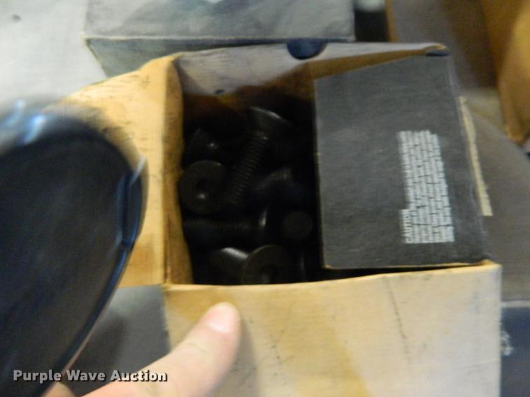 image for item DE9982 Hardware