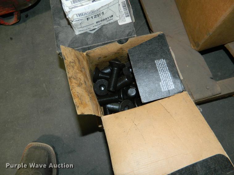 image for item DE9982 Hardware