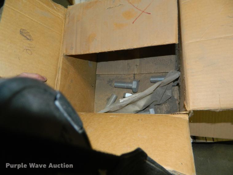 image for item DE9985 Hardware