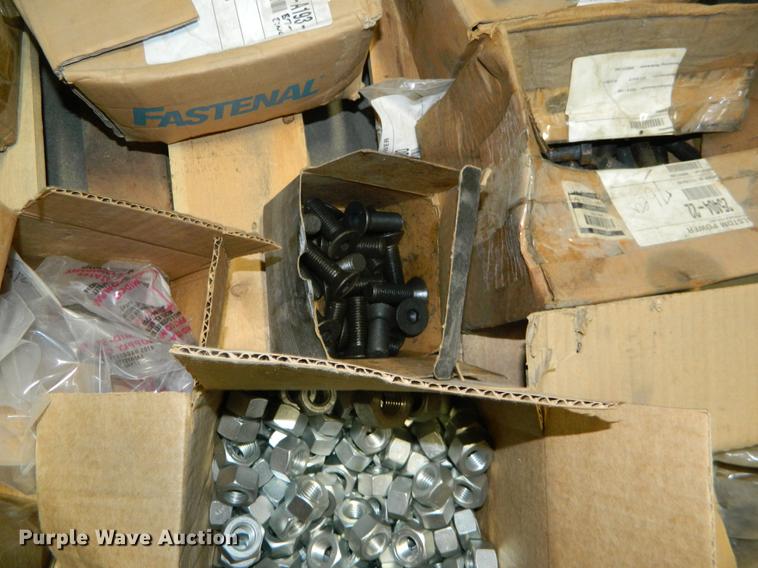 image for item DE9985 Hardware