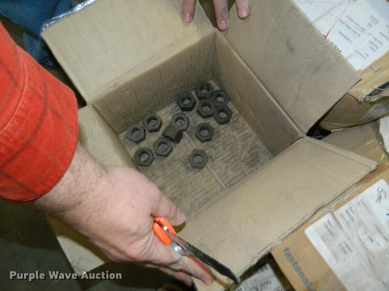 image for item DE9985 Hardware