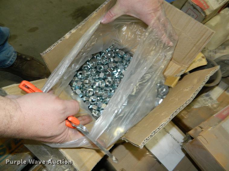 image for item DE9985 Hardware