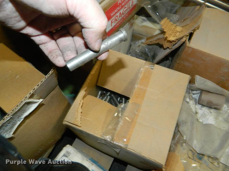 image for item DE9985 Hardware