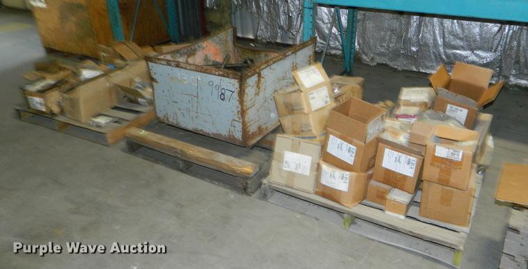 image for item DE9987 Hardware