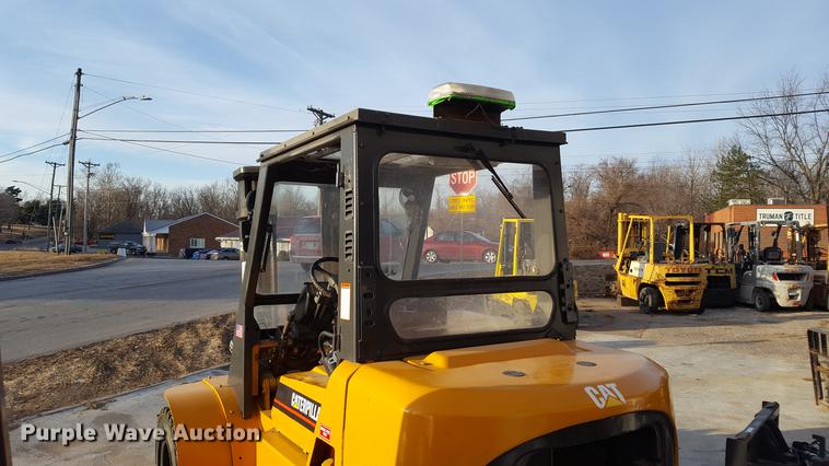 image for item DF3526 Caterpillar DP40K forklift