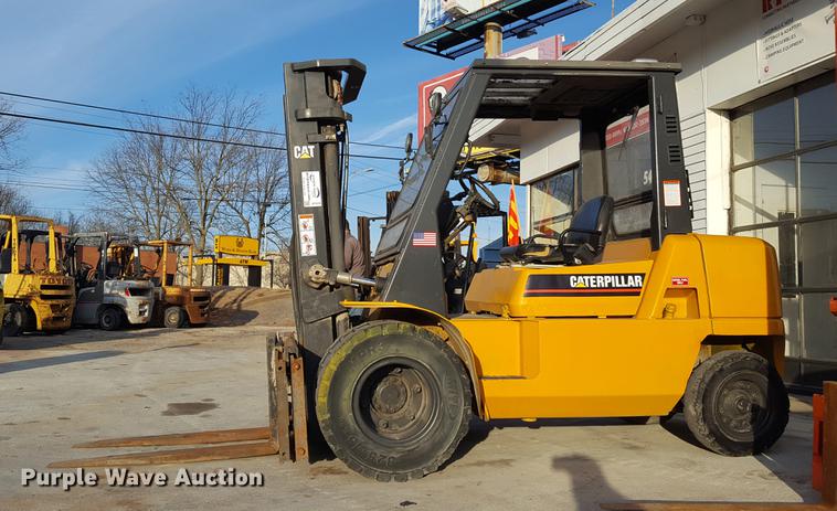 image for item DF3526 Caterpillar DP40K forklift