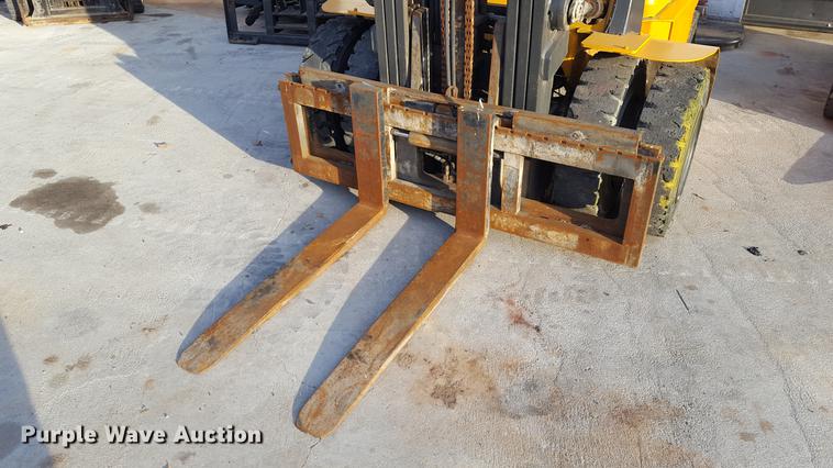 image for item DF3526 Caterpillar DP40K forklift