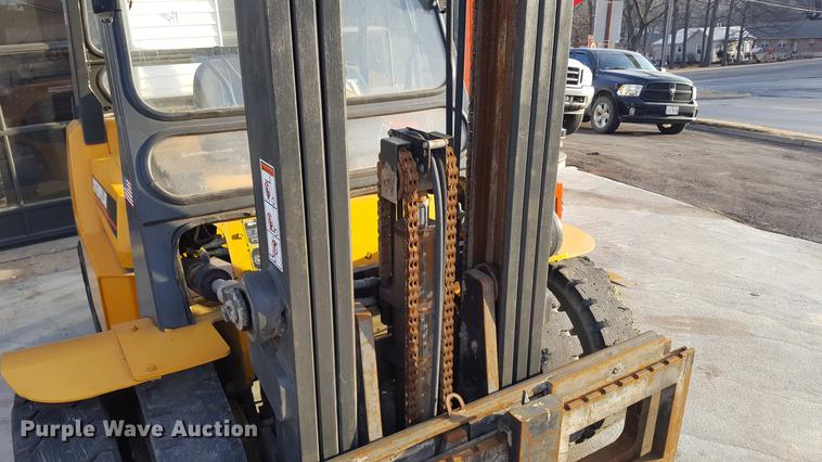 image for item DF3526 Caterpillar DP40K forklift