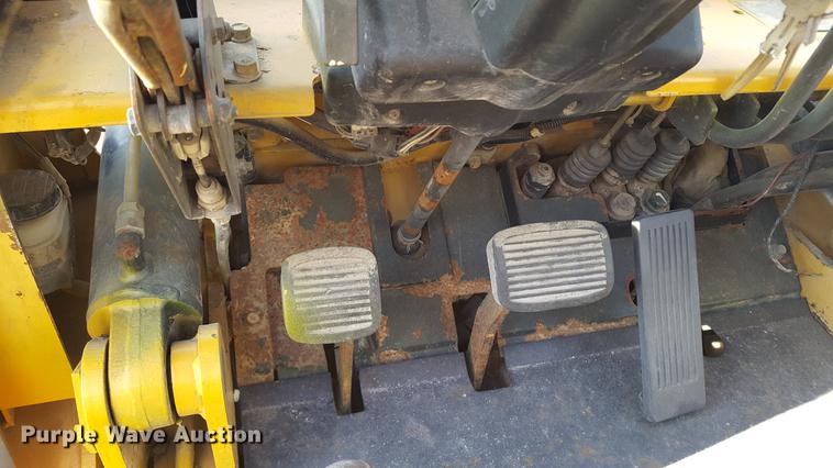 image for item DF3526 Caterpillar DP40K forklift