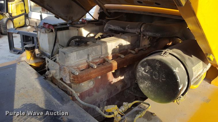 image for item DF3526 Caterpillar DP40K forklift