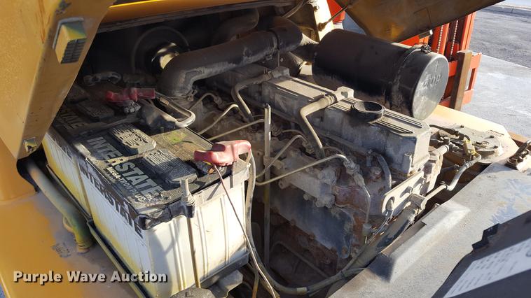 image for item DF3526 Caterpillar DP40K forklift