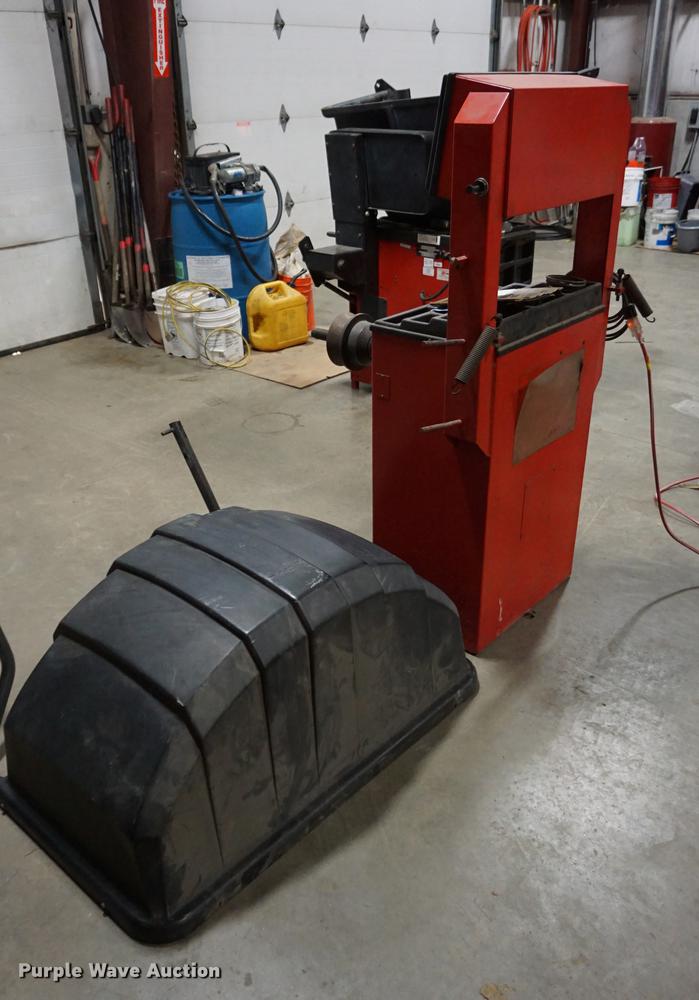 image for item DN9364 Ammco 1030 wheel balancer