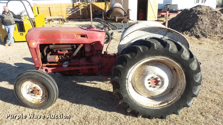 image for item DR9820 Ford 601 Workmaster tractor