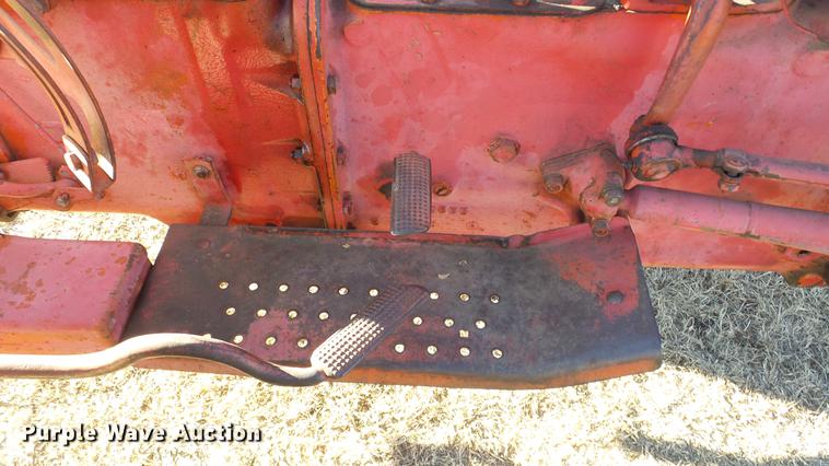 image for item DR9820 Ford 601 Workmaster tractor