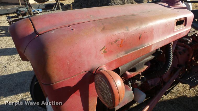 image for item DR9820 Ford 601 Workmaster tractor