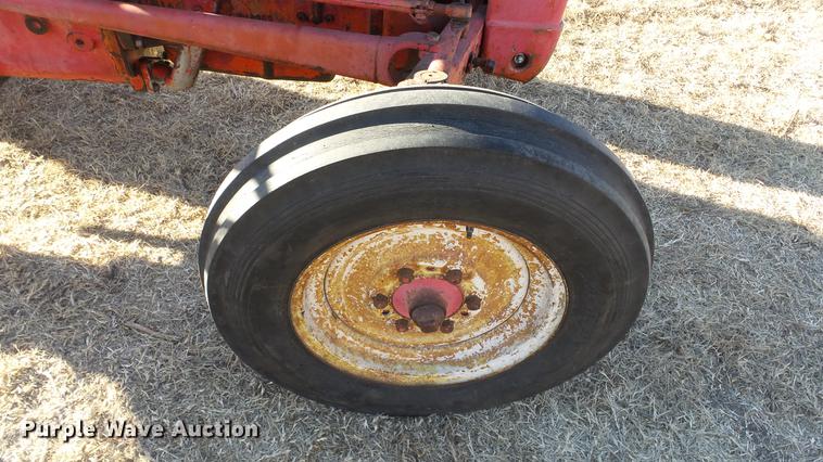 image for item DR9820 Ford 601 Workmaster tractor