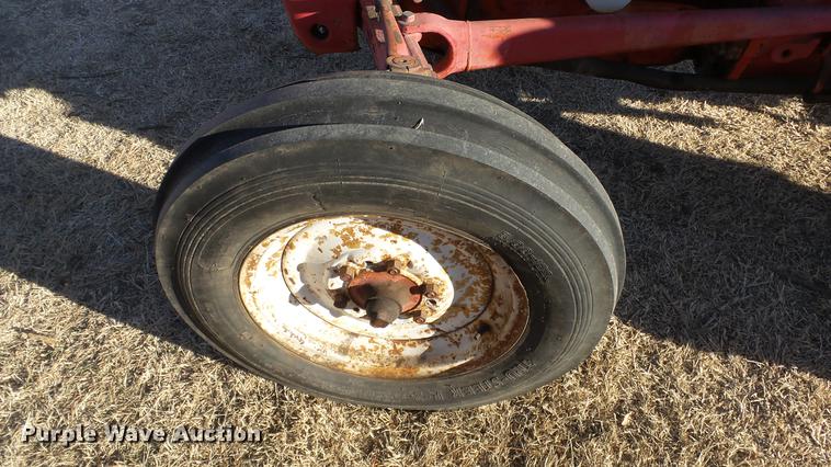 image for item DR9820 Ford 601 Workmaster tractor