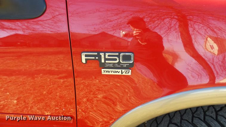 image for item DX9343 2003 Ford F150 XLT SuperCrew pickup truck