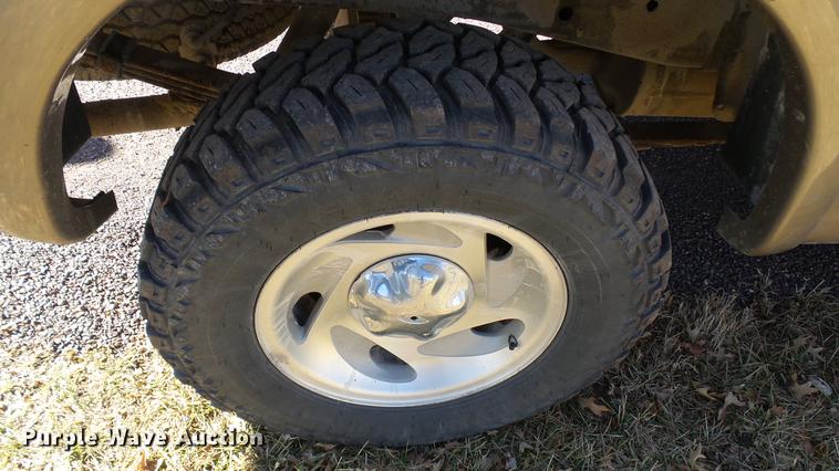 image for item DX9343 2003 Ford F150 XLT SuperCrew pickup truck