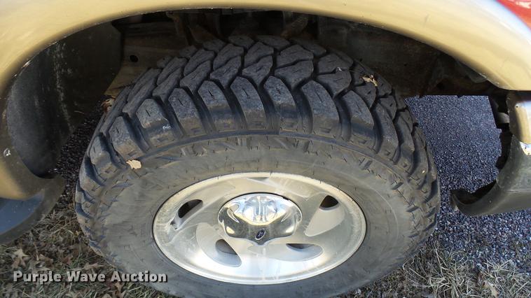 image for item DX9343 2003 Ford F150 XLT SuperCrew pickup truck