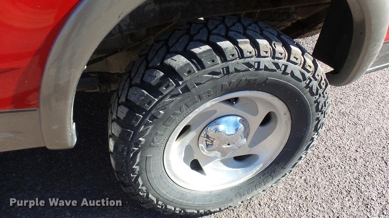 image for item DX9343 2003 Ford F150 XLT SuperCrew pickup truck